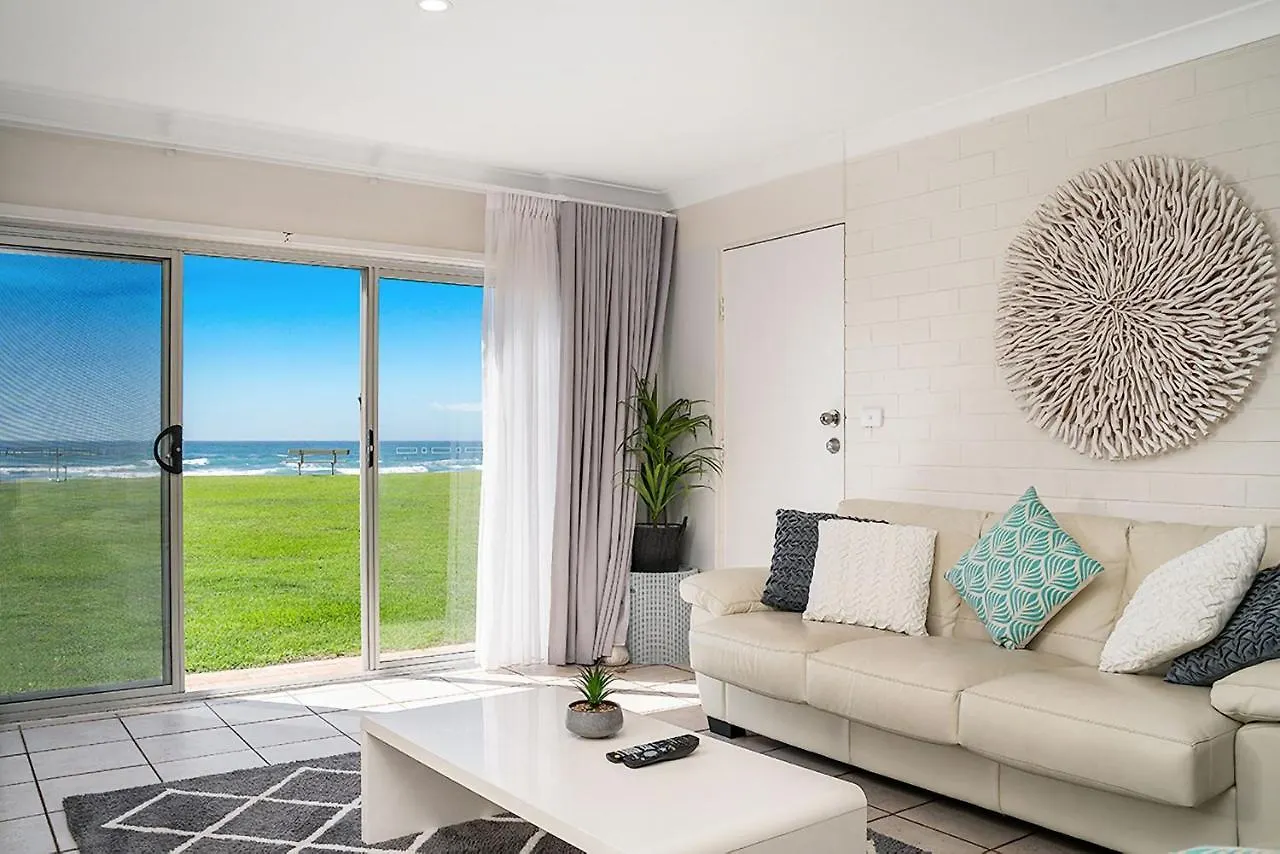 Absolute Beachfront Apartment 1B Lennox Head Australia
