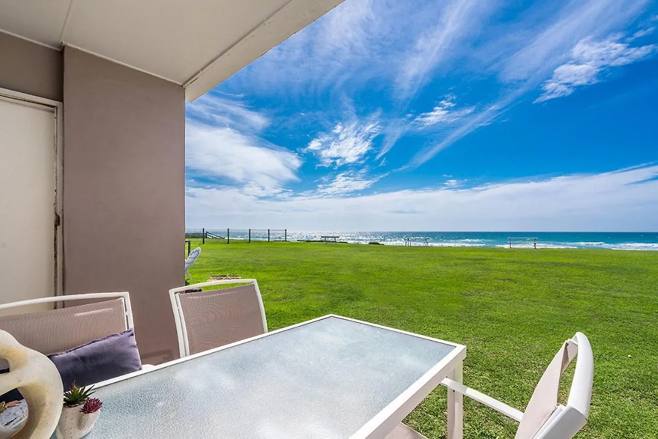 Absolute Beachfront Apartment 1B Lennox Head 0*,