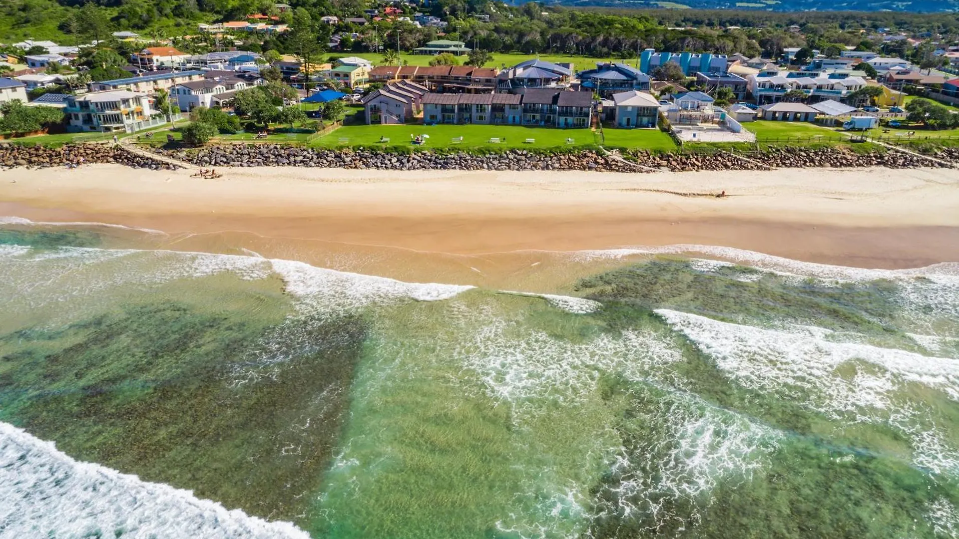 Absolute Beachfront Apartment 1B Lennox Head Australia